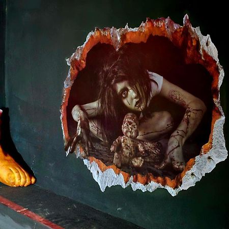 Scary Hostel Tbilisi Luaran gambar